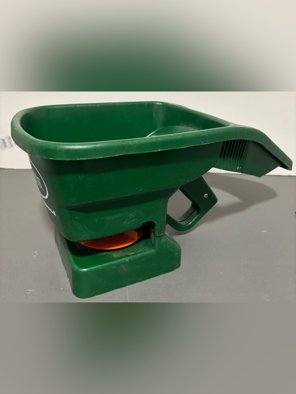 Scotts HandyGreen ll Hand Held Lawn Seeder Feeder Spreader preowned